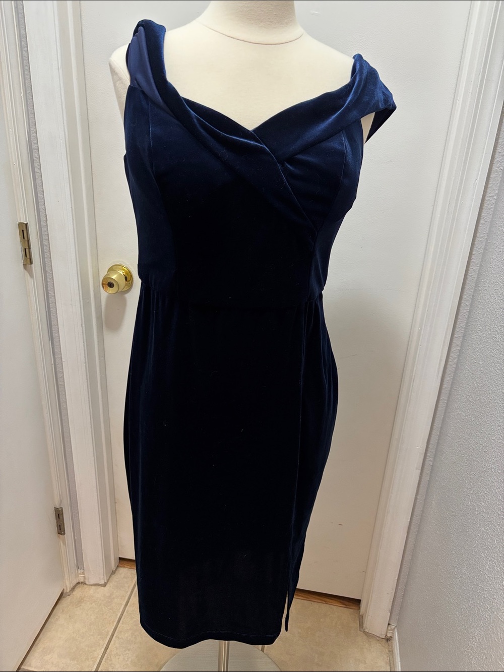 Premier Amour Off Shoulder Velour Dress